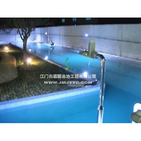 高明鋼鐵廠(chǎng)運城河游泳池